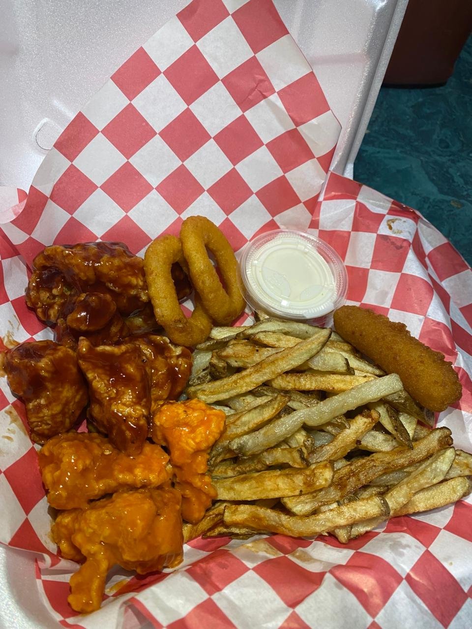 Alitas y boneless mix